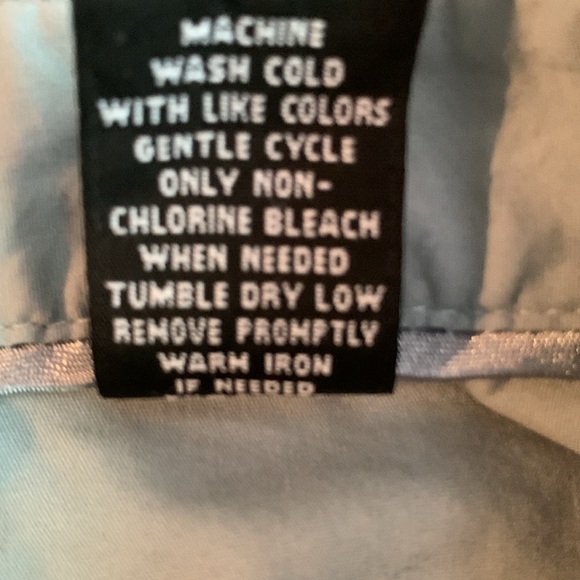 New York & Co blue button up shirt. 3/4 length sleeves.  Dart details. Size M - Picture 4 of 12